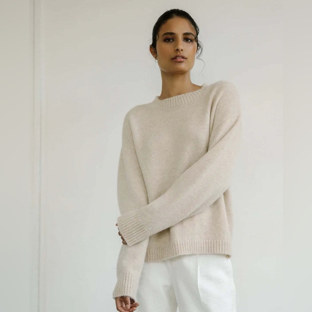 Bare Knitwear Classic crewneck alpaca sweater xs/s